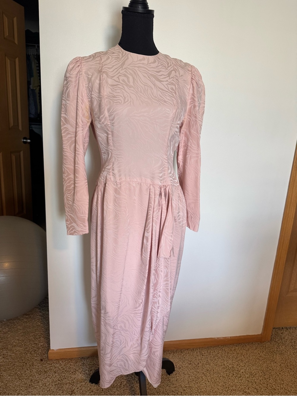 AKIRA Blush Pink Long-Sleeve Midi Dress